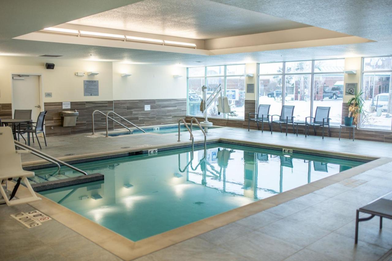 Fairfield Inn & Suites Уинона Екстериор снимка